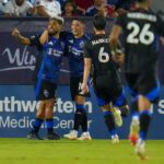 Os terremotos em San Jose usam 4 gols no segundo tempo para vencer o FC Dallas de 9 homens 4-2