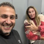 Caitlyn Jenner bebeu vinho e mandou uma mensagem de texto para membros em sua família enquanto bombas chovavam perto de seu hotel Tel Aviv na noite de sexta -feira, o Daily Mail pode revelar