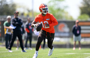 Os últimos bandidos de Sanders têm Browns QB que termina uma sala de fome Os últimos bandidos de Sanders têm Browns QB que termina uma sala de fome