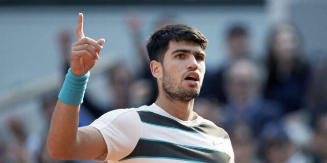 Carlos Alcaraz, Campeonato do HSBC do Queen's Club de Londres 2025 durante uma sessão de inscrição (Fonte: Getty)
