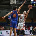 NLEX Road Warriors contra o Cade Flores, da PBA Filipin Cup, Northport Batang Pier.