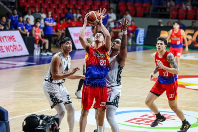 PBA Phoenix Fuel Masters 'Durante o jogo da PBA Filipin Cup
