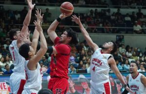 PBA: as equipes podem ser um fator semi -final da saúde enquanto combina ferimentos June Mar Fajardo (bola), uma ligeira lágrima no músculo da panturrilha não permite que Beermen o impeça de liderar a oferta de ligação em série. —AGUTA DELA CRUZ