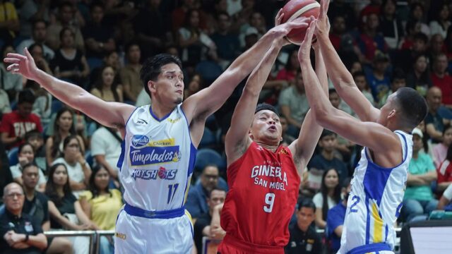 Scottie Thompson e Gin Kings passaram o Hotshot para uma grande vitória no fim de semana. —AGUTA DELA CRUZ