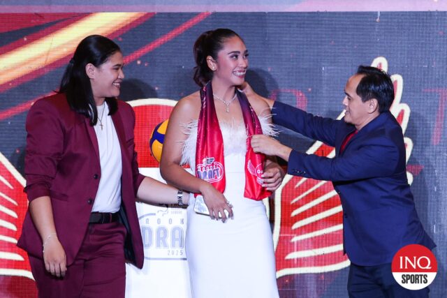 PVL Gazz Angels 11 Durante o Draft de Rookie 11. Eleição Jules Tolentino.