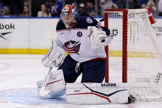 NHL: jaqueta azul de Columbus em New York Rangers