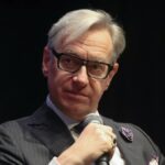 Paul Feyg doa US $ 100.000 para o Centro Legal de Imigração Nacional, chama a política de gelo de Trump de "neficaz e inaceitável"