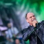 Paweł Kukiz faz muita música, mas as receitas derretem. Aqui está a propriedade dele