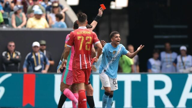 Pep se arrepende de Lewis Red "desnecessário" na vitória da cidade

