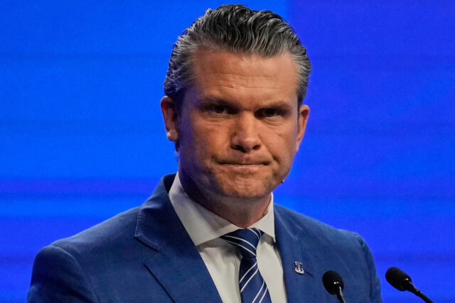 Pequim volta depois de Hegseth chamar a China de uma ameaça

