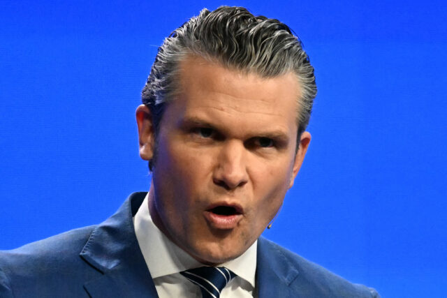 Pete Hegseth Renomando Harvey Navy Nave Sparks Fury do Grupo de Veteranos


