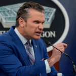 Pete Hegseth Tuingles com repórter repórter Reporter através do vídeo de perguntas do Irã