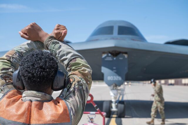 Por que os bombardeiros B-2 estão em Guam e o que poderia vir a seguir?

