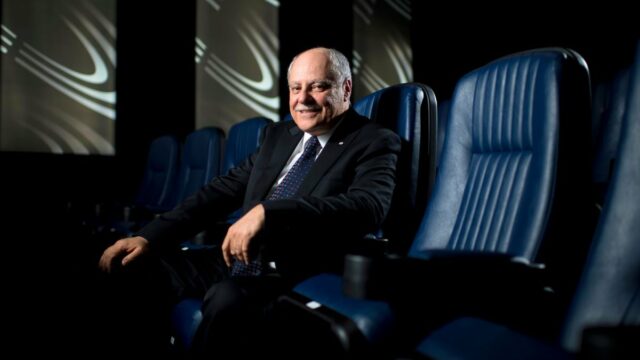 Presidente de longa data Cineplex e Ellis Jacob CEO para se retirar no final de 2026.

