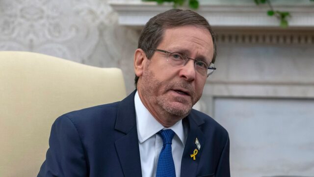 Presidente israelense Herzog: Israel não vai "puxar" para a guerra com o Irã

