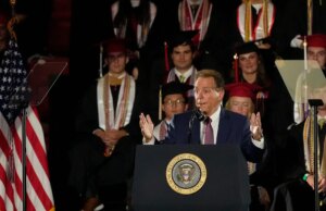 “Primeiro foi compassivo”: Nick Saban revela as três maiores lições de vida que ele cresceu de seu pai March Madness Logo