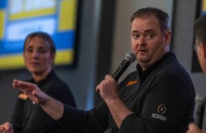 “Programa muito alto no Tennessee”: o CFB Insider deixa a avaliação de Josh Heupel até a temporada 2025 March Madness Logo