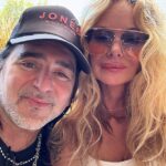 Pussycat mais rápido -Frontman Taime Downe finalmente quebrou seu silêncio sobre a morte do misterioso navio de cruzeiro por seu noivo Kimberly Burch em março