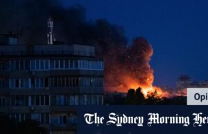 Putin achou que não conseguiu a cidade por três dias. Agora espere para trazer para o seu Toastto Efflectio com um champanhe Volodymr Zelensky, a esquerda, caminha pela Praça Maidan em Kiev em maio, com os colegas líderes europeus Donald Tusk Polônia, estrela de Keir da Grã -Bretanha, Emmanuel Macron Francie e Friedrich Merz Alemanha.