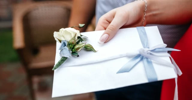 Quanto dar a um envelope de casamento 2025? As quantidades de testemunhas, padrinhos e amigos foram estimados aqui

