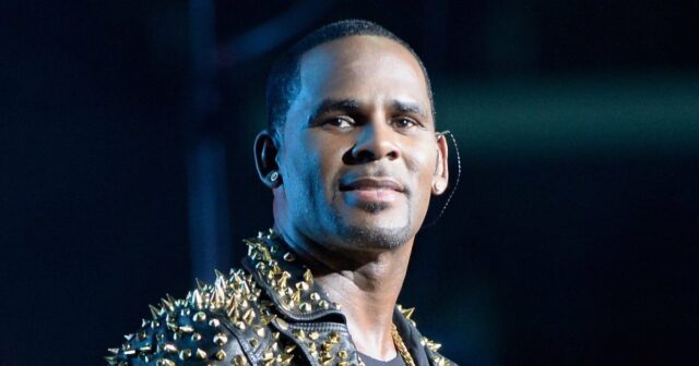 GetTyimages-127105284 SLAM R. KELLY declarando os promotores