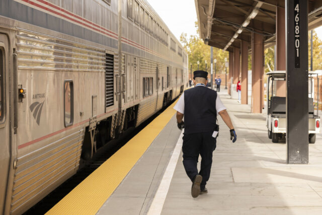 Rail de trilho de alta velocidade na Califórnia na atualização de "momentos"

