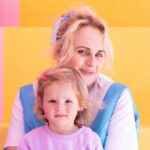 O rebelde Wilson e Royce Lillian Wilson visitam o Airbnb da Polly Pocket em Littleton em 4 de setembro de 2024 em Littleton, Massachusetts.