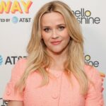 Reese Witherspoon usaria completamente este vestido arranhado nos dias de verão