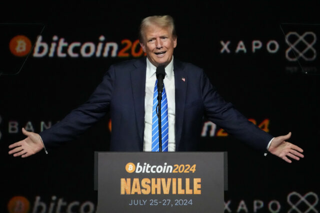 Regulamento criptográfico: Biden vs Trump-A Rumble relacionado à arena digital

