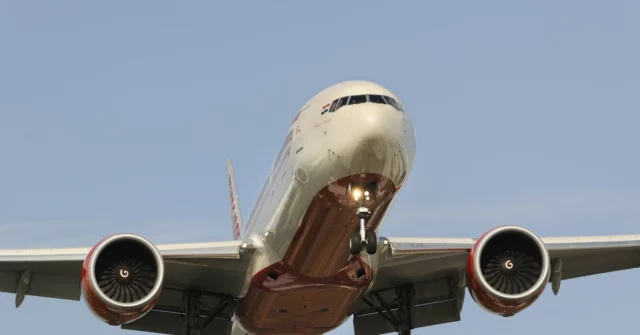 Relatórios de bombas a bordo. Air India teve que pousar em uma emergência


