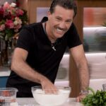 O restaurante de Gino D'Acampo, Empire, elevou dívidas em 7,3 milhões de libras antes de ir para a administração, o MailOnline pode revelar. O chef de escândalos, 48 ​​anos, viu sua carreira na televisão implodir após alegações de comportamento obsceno e inapropriado no set (foto em maio de 2024)