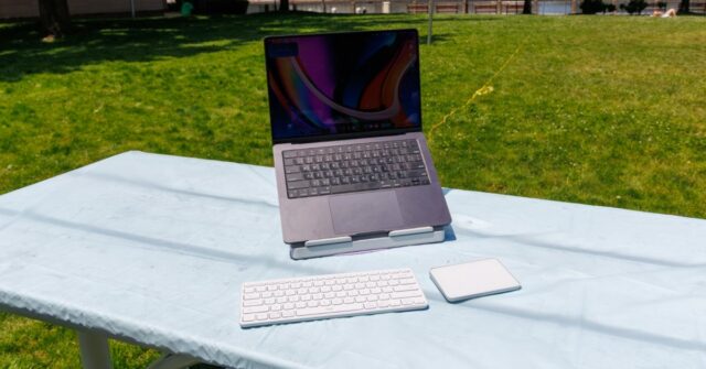 Revisão: A mesa pop -up da Logitech House é uma maneira conveniente de trabalhar de qualquer lugar

