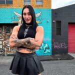 Rhea Ripley foi visto atrás do palco com a mais recente equipe de gravadoras da WWE