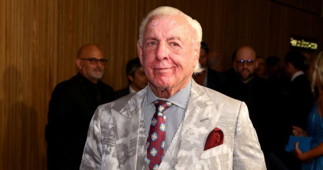 Ric Flair acorda de Strange Social Redes: 'Esta é a minha última mensagem'

