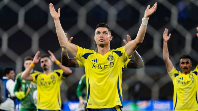 Ronaldo assina um novo acordo para expandir a estadia Nassr

