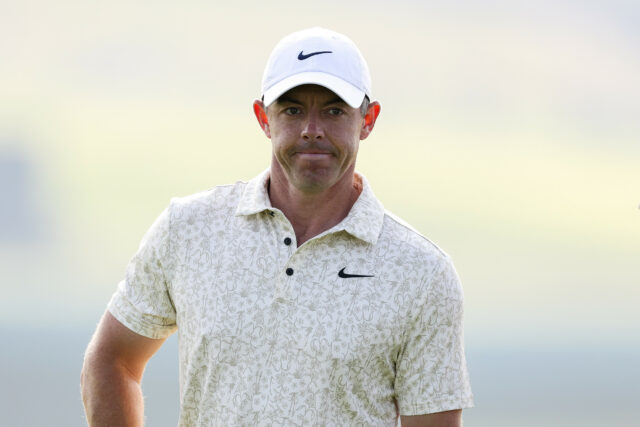 Rory McIlroy palhaado por fãs de buttaparking em meio

