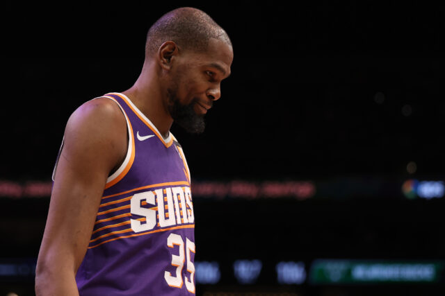 Ruídos de Kevin Durant: os esquadrões de Dorms são revelados para a estrela do sol


