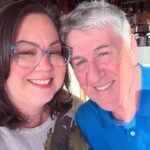 O marido estrangeiro de Ruth Jones, David Peet, atinge um parto de 46 anos de Gavin & Stacey-Star-que vive em uma pequena vila na Colúmbia Britânica, Canadá