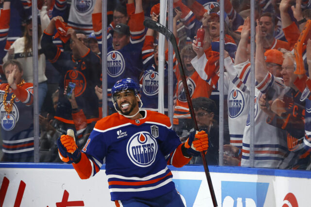 Ryan Whitney, Stanley Cup Finals no Panthers Penalt preenchiu o Evander Kane chamou árbitros (Imagn)