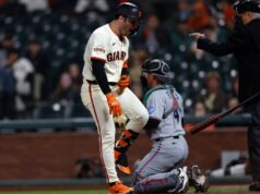 Schmitt, do SF Giants, faz uma cirurgia no pulso, mas espera estar pronto para o treinamento de primavera SF Spots Giant Schmitt com uma inflamação da mão esquerda na lista lesionada