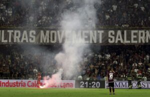 Sampdoria permanece como a vitória por 3 a 0 na Sampdoria no playoff de cair depois de problemas com os fãs Sampdoria permanece como a vitória por 3 a 0 na Sampdoria no playoff de cair depois de problemas com os fãs