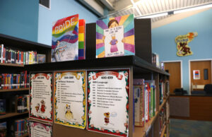 Samuel Alito diz que os livros LGBTQ + na escola representam uma “ameaça muito verdadeira” Samuel Alito diz que os livros LGBTQ + na escola representam uma "ameaça muito verdadeira"