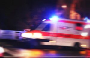 Pedestres à esquerda em estado crítico após colisão perto do aeroporto San Jose San Jose: Um homem morto, dois feridos por Tully Road Crash durante a noite