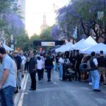 O guitarrista Mark Arroyo, o cantor Jonathan Borca e o tecladista Bennett Roth Newell aparecerão na terça -feira, 13 de maio de 2025, durante a celebração do 15º aniversário de Haberdasher. O trio retornará para uma residência mensal, mostra o Haberdasher, de 5 de junho de 2025 (Grupo de Notícias de Sal Pizarro/Bay Area)).