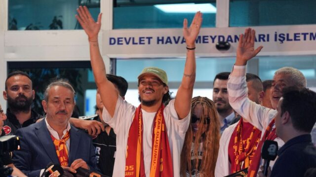 Sané se junta ao Galatasaray como agente livre do Bayern

