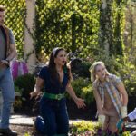 Ben Rappaport como Brett, rei Aja Naomi, como Catherine, Melissa Fumero como Birdie e Annasophia Robb como Alice em 'Grosse Pointe Garden Society'.