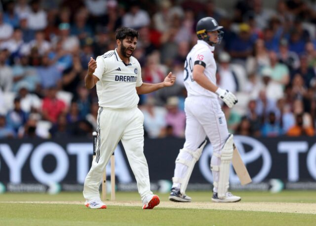 Jamie Smith recebeu a LBW do boliche de Shardul Thakur, mas após uma revisão, a decisão reverteu. (P/C: Getty)