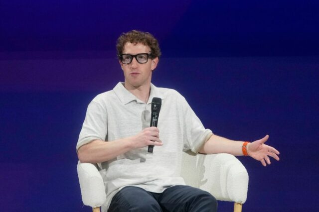 Segundo relatos, Mark Zuckerberg relata uma equipe para construir uma "superinteligência".

