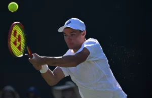 Kamil Majchrzak na 3ª rodada de Wimbledon. Foi promovido por um ritmo explícito Sentindo -se em Wimbledon! Majchrzak eliminou as finais de 2021