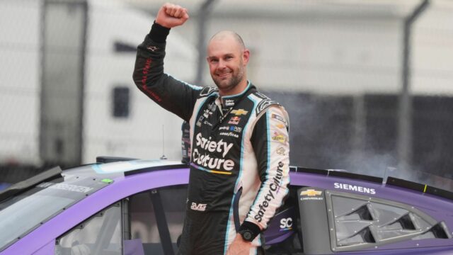 Shane van Gisbergen vence a corrida da Copa na Cidade do México

